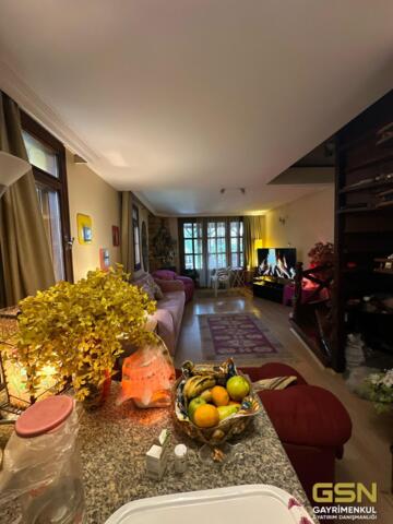 21-SAPANCADA SİTE İÇERİSİNDE SATILIK TRİBLEKS VİLLA